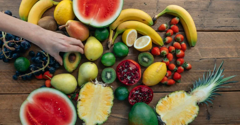 découvrez une variété de fruits frais et savoureux, riches en vitamines et parfaits pour une alimentation saine et équilibrée.