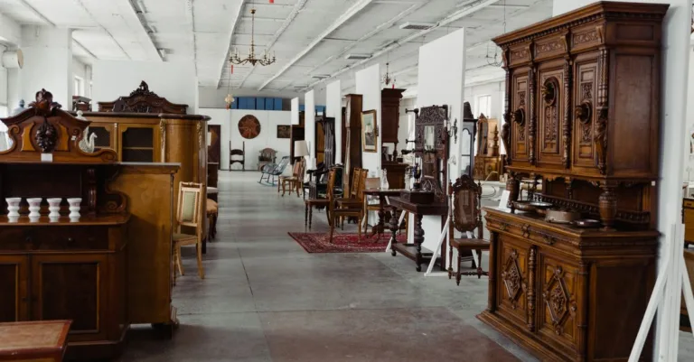 découvrez notre sélection unique de meubles vintage alliant charme d'antan et élégance intemporelle pour sublimer votre intérieur.